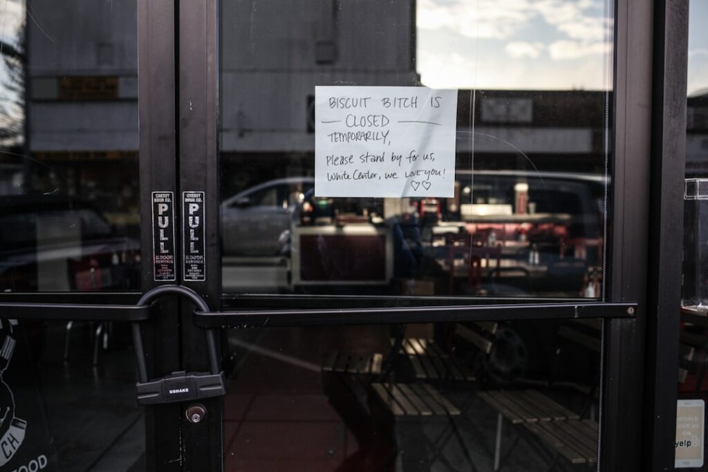 découvrez tout ce qu’il faut savoir sur la fermeture d’entreprise : démarches, aspects légaux, impacts financiers et conseils pour une cessation d’activité réussie.