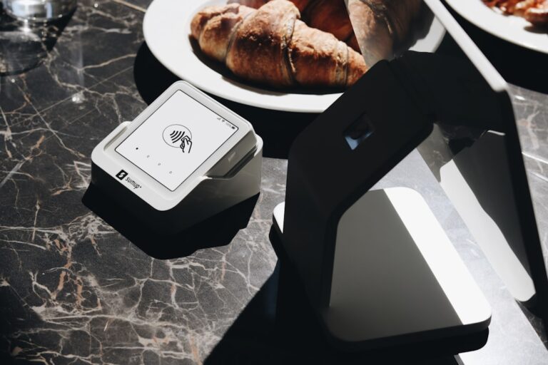 découvrez nos solutions de paiement simples et sécurisées, adaptées à tous vos besoins professionnels. facilitez vos transactions en ligne et en magasin avec des options flexibles et innovantes.