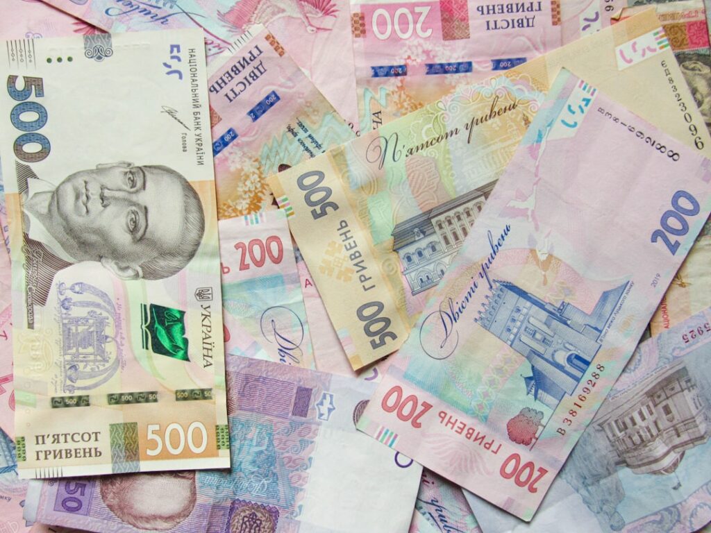 découvrez tout sur les frais de conversion de devises, comment ils sont calculés et comment les minimiser pour vos transactions internationales.